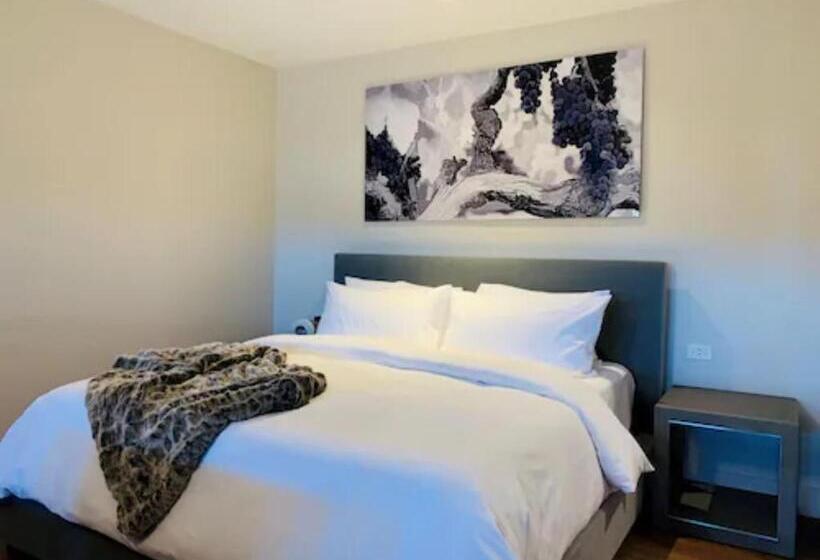 Люкс Кровать Кинг, R Inn Napa