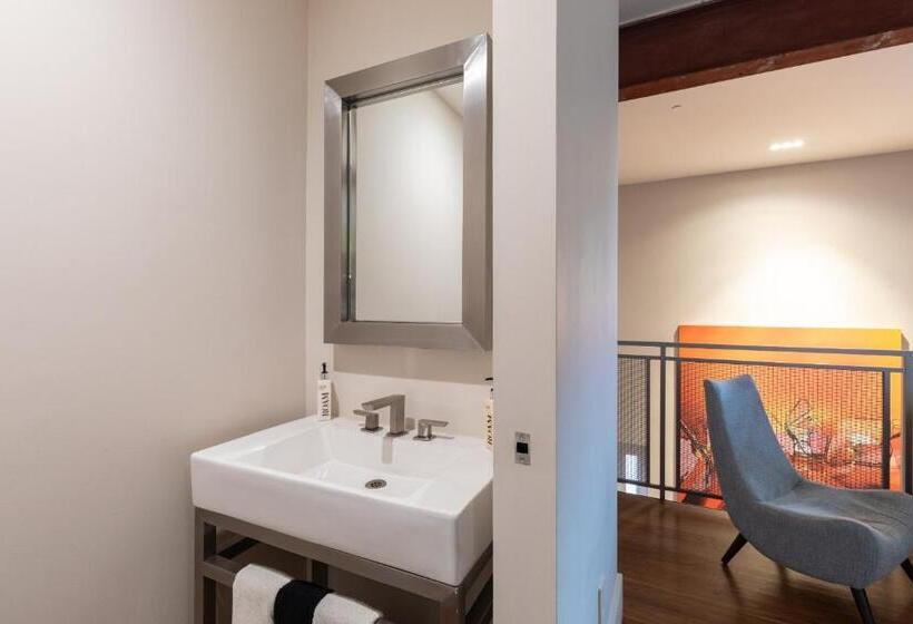 Люкс Кровать Кинг, R Inn Napa