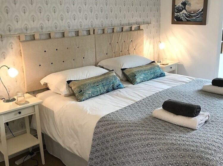 Номер Стандарт, The White House