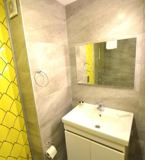 استودیوی استاندارد, Coordinat Suits