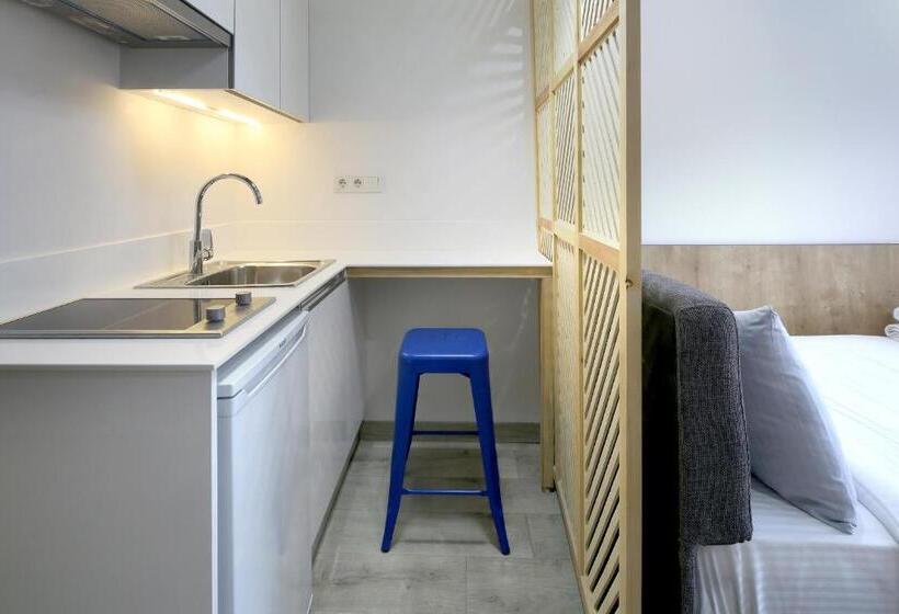 استودیوی استاندارد, Coordinat Suits