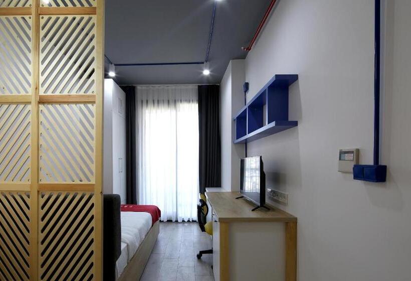 استودیوی استاندارد, Coordinat Suits