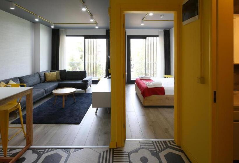 آپارتمان 1 خوابه با بالکن, Coordinat Suits