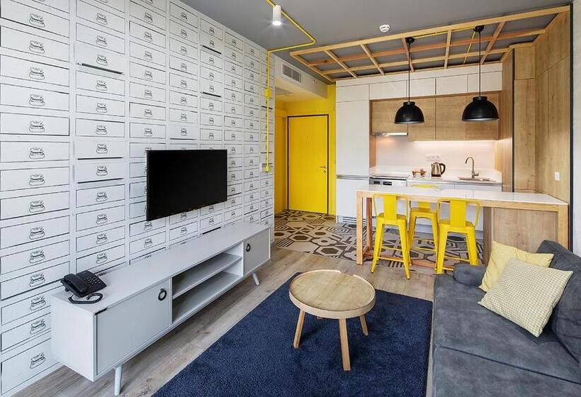 آپارتمان 1 خوابه با بالکن, Coordinat Suits