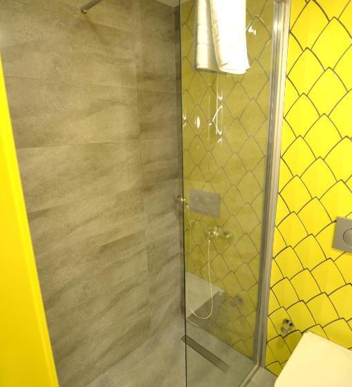 آپارتمان 2 خوابه, Coordinat Suits