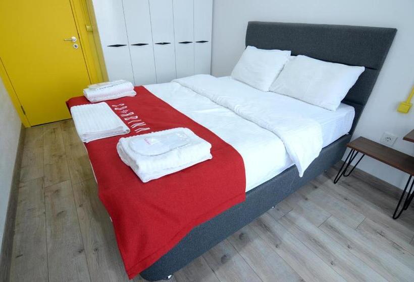 آپارتمان 1 خوابه, Coordinat Suits