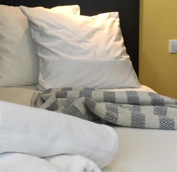 Одноместный Номер Вид на Сад, Les Bains Boyardville   Hôtel Et Restaurant