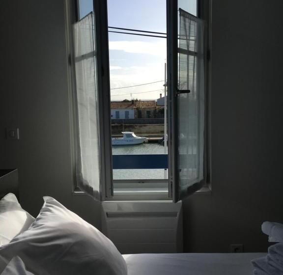 Номер Стандарт Боковой Вид на Море, Les Bains Boyardville   Hôtel Et Restaurant