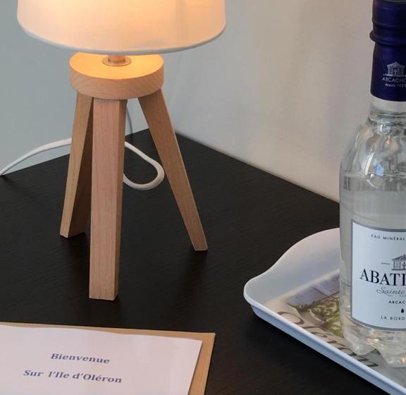 Номер Стандарт Боковой Вид на Море, Les Bains Boyardville   Hôtel Et Restaurant