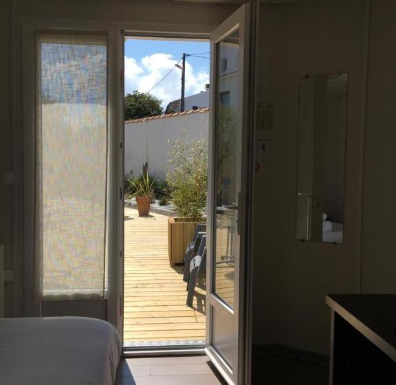 Номер Стандарт Внутренний, Les Bains Boyardville   Hôtel Et Restaurant