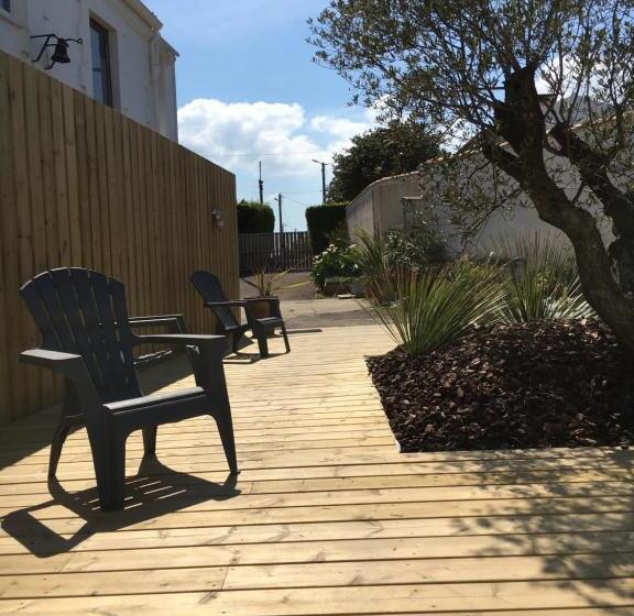 Четырехместный Номер Стандарт, Les Bains Boyardville   Hôtel Et Restaurant