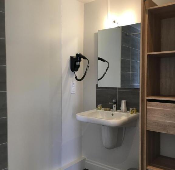 Четырехместный Номер Стандарт, Les Bains Boyardville   Hôtel Et Restaurant
