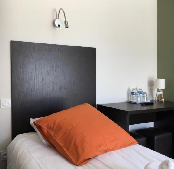 Четырехместный Номер Стандарт, Les Bains Boyardville   Hôtel Et Restaurant