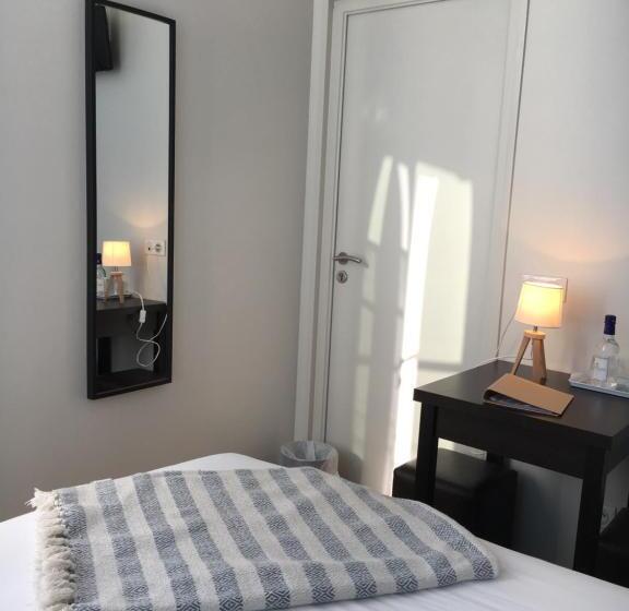 Номер Стандарт Боковой Вид на Море, Les Bains Boyardville   Hôtel Et Restaurant