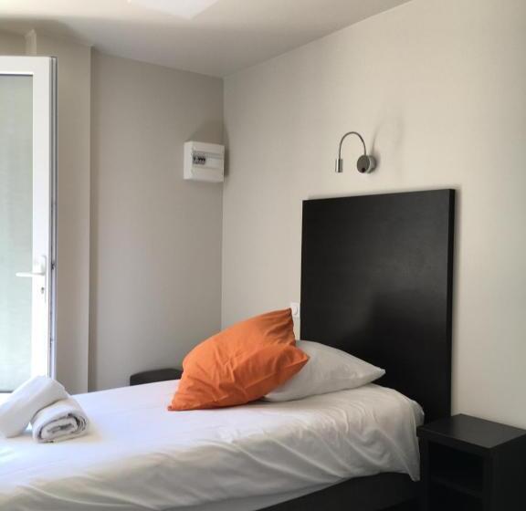 Четырехместный Номер Стандарт, Les Bains Boyardville   Hôtel Et Restaurant