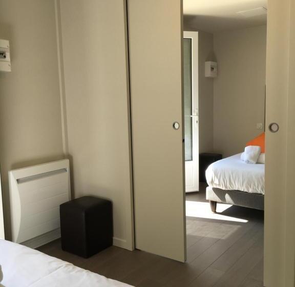 Четырехместный Номер Стандарт, Les Bains Boyardville   Hôtel Et Restaurant