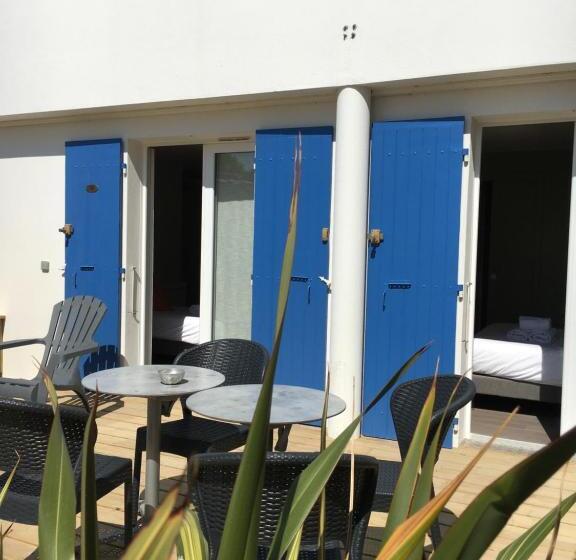 Четырехместный Номер Стандарт, Les Bains Boyardville   Hôtel Et Restaurant