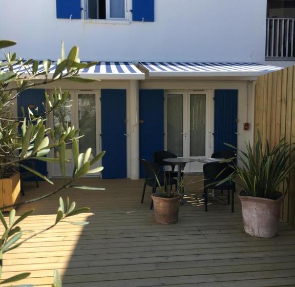 Четырехместный Номер Стандарт, Les Bains Boyardville   Hôtel Et Restaurant