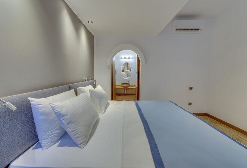 חדר משפחתי, Risus Garden Marina