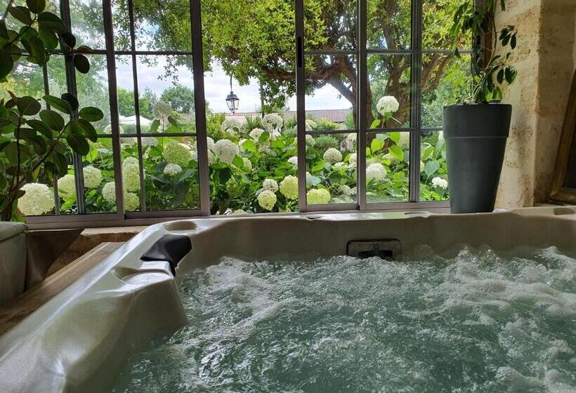 Семейный Номер Вид на Сад, Le Clos Réaud