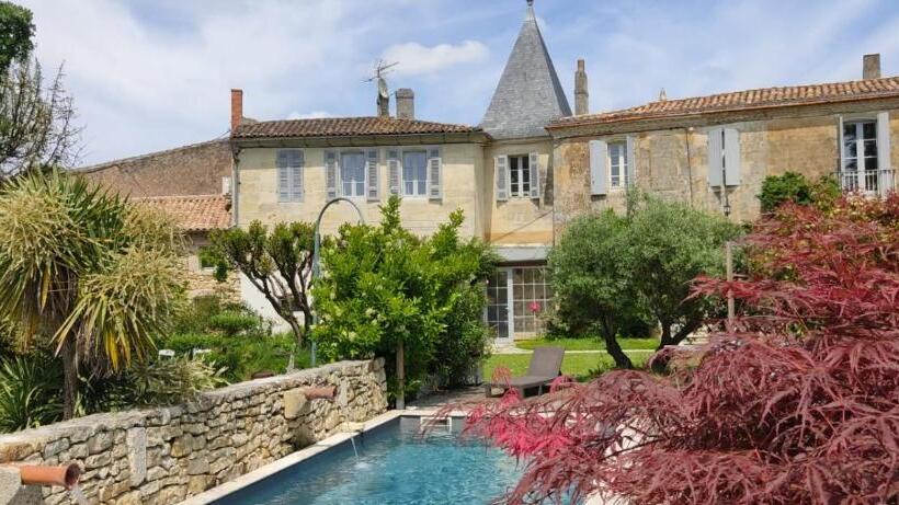 חדר משפחתי נוף לגינה, Le Clos Réaud
