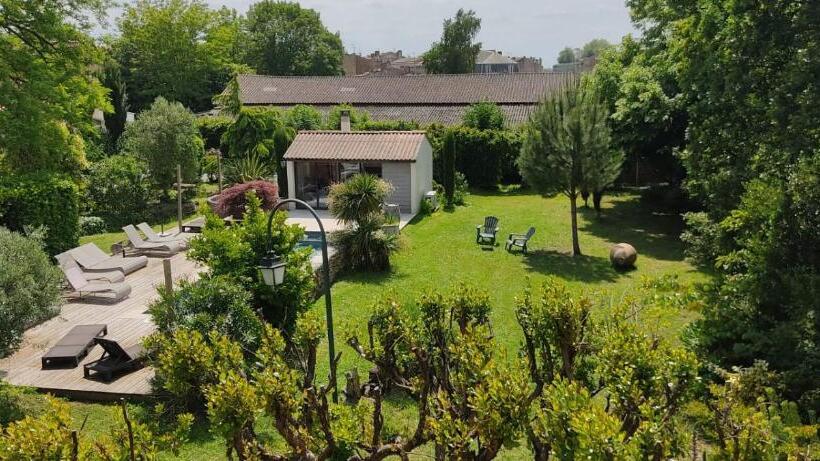 חדר משפחתי נוף לגינה, Le Clos Réaud