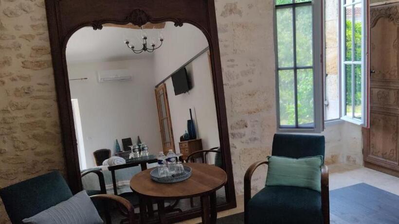 סוויטה עם טרסה, Le Clos Réaud