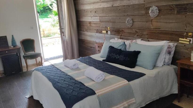 סוויטה עם טרסה, Le Clos Réaud