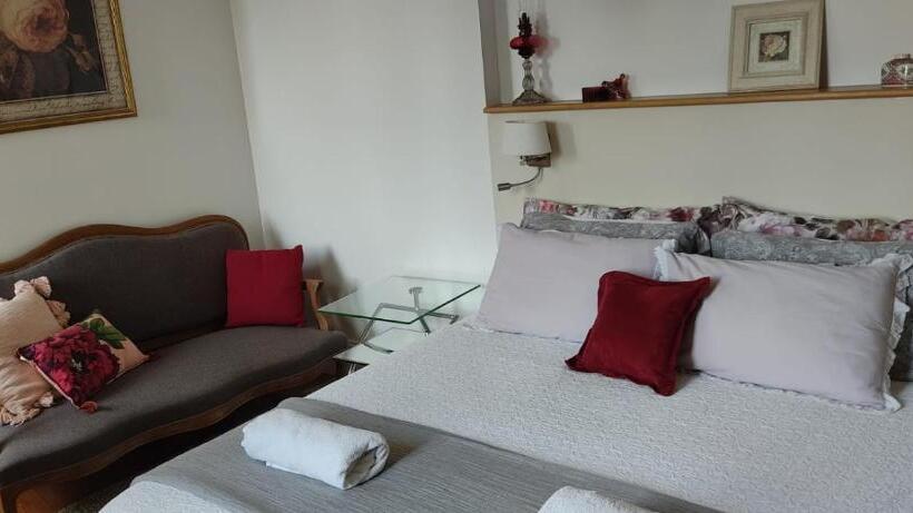 חדר משפחתי נוף לגינה, Le Clos Réaud