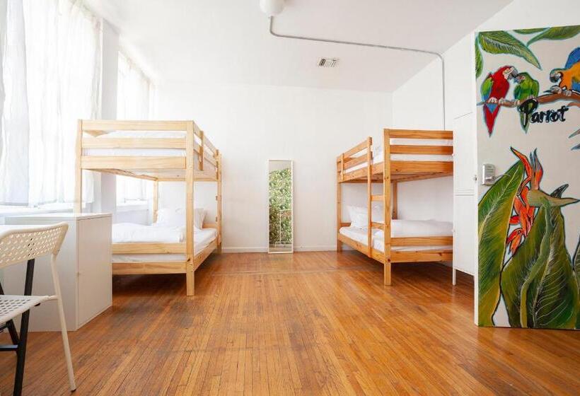 سرير فى غرفة مشتركه, The Steady