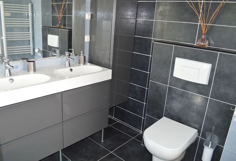 디럭스 룸 측면 바다 전망, Villa La Terre Des Lauriers B&b