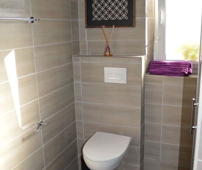 디럭스 룸 측면 바다 전망, Villa La Terre Des Lauriers B&b