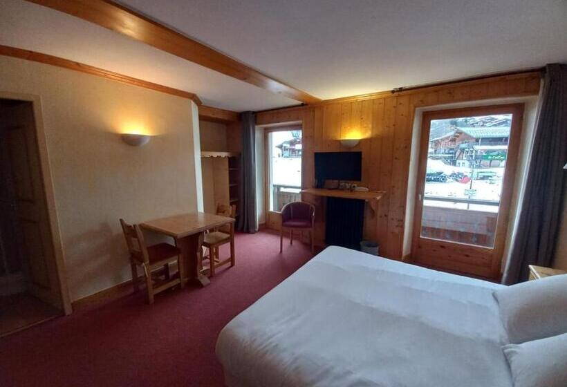 غرفة قياسية ثلاثية مزودة بشرفة, Chalet Hotel Le Mont Bisanne