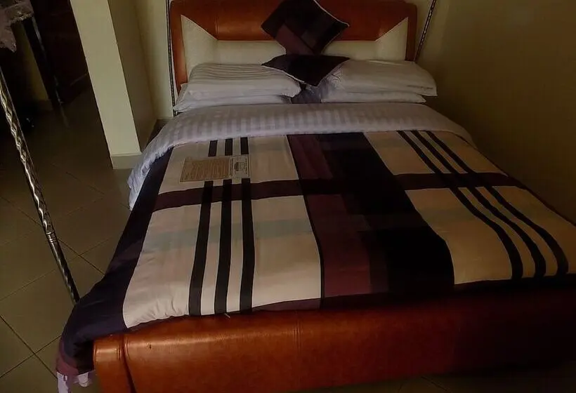 اتاق لوکس, Country Motel Koboko