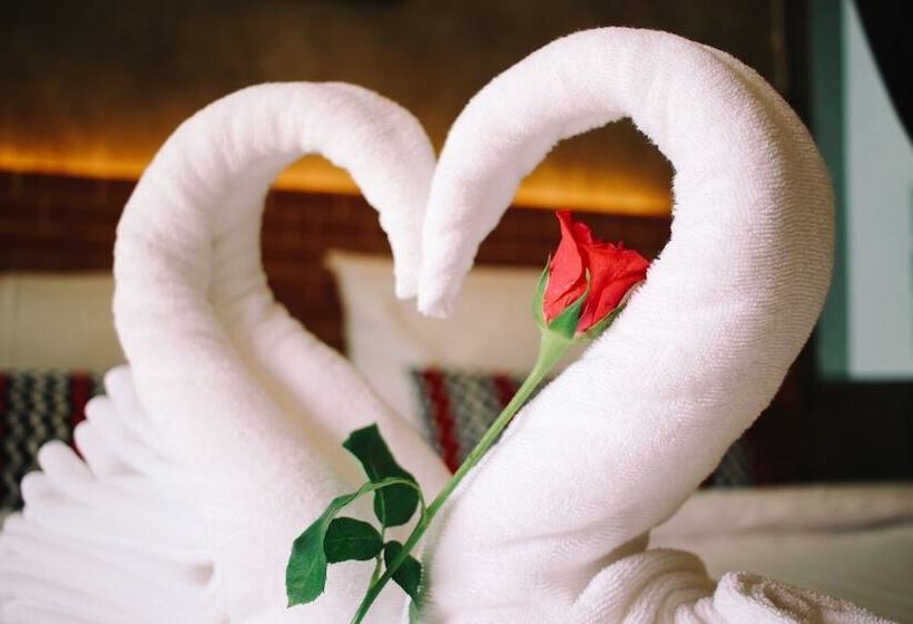 Quarto Deluxe com Sacada, Grandfather Khaolak Resort