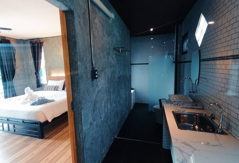 Quarto Deluxe com Sacada, Grandfather Khaolak Resort