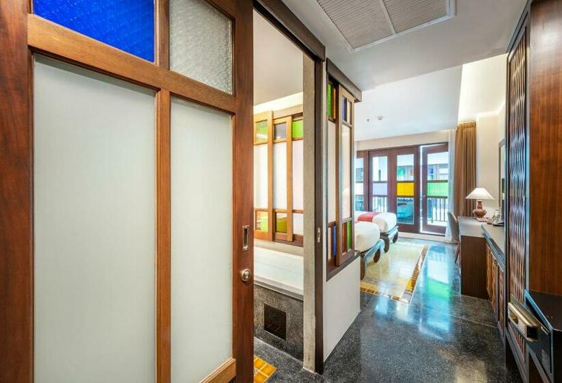 풀장 전망 디럭스 룸, Monkham Village Hat Yai