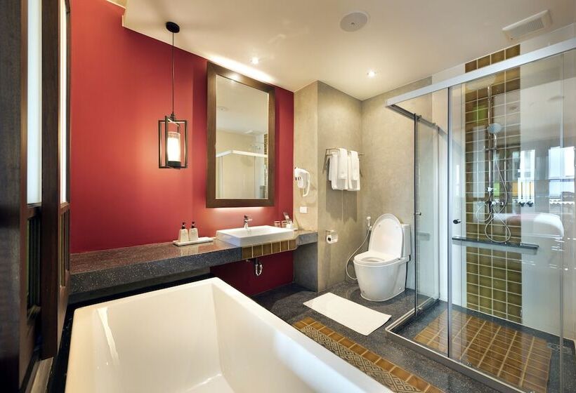 풀장 전망 디럭스 룸, Monkham Village Hat Yai