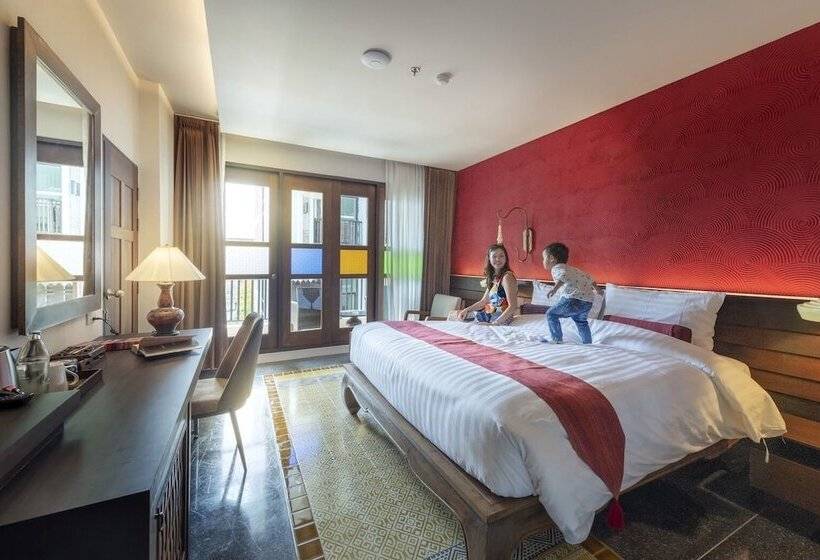 풀장 전망 디럭스 룸, Monkham Village Hat Yai