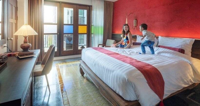 풀장 전망 디럭스 룸, Monkham Village Hat Yai