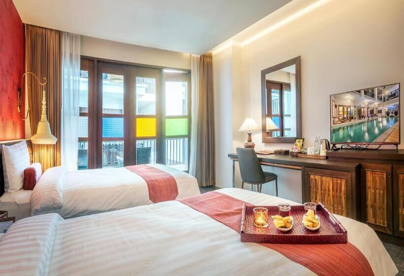 풀장 전망 디럭스 룸, Monkham Village Hat Yai