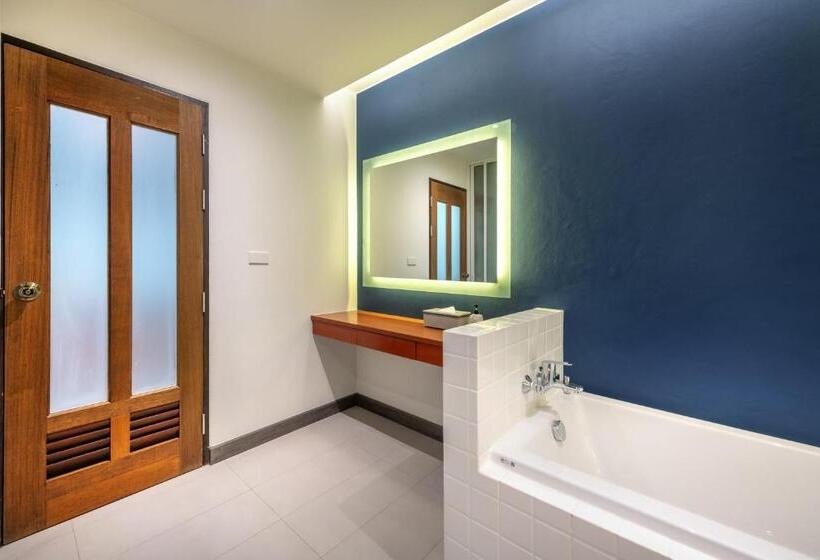 디럭스 룸 킹사이즈 침대, Monkham Village Hat Yai