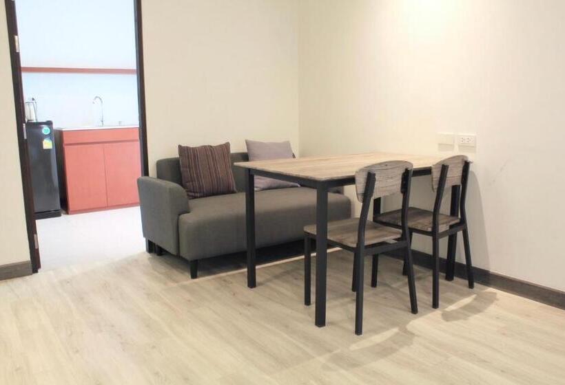 스탠다드 스튜디오 킹침대, Monkham Village Hat Yai