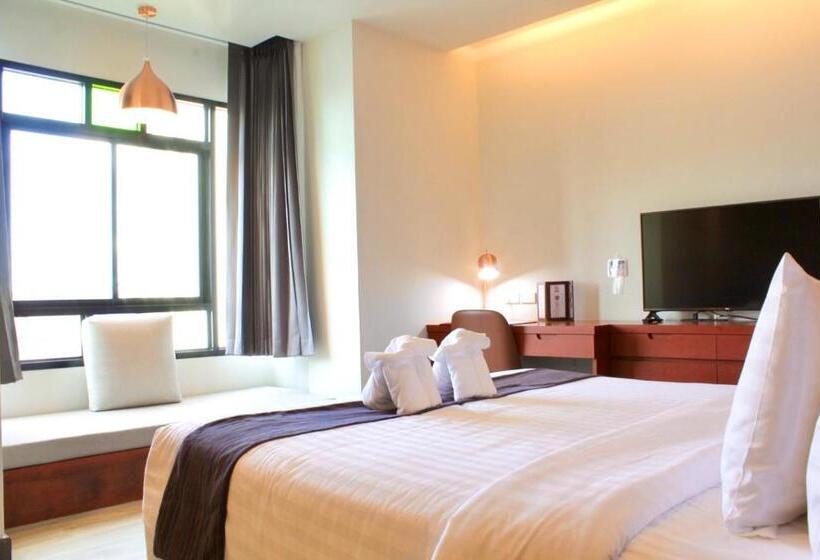 스탠다드 스튜디오 킹침대, Monkham Village Hat Yai