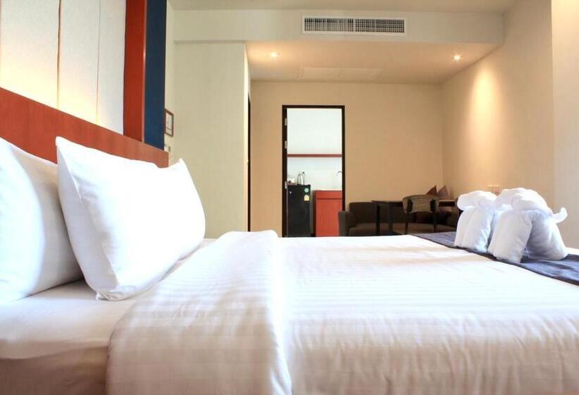 스탠다드 스튜디오 킹침대, Monkham Village Hat Yai