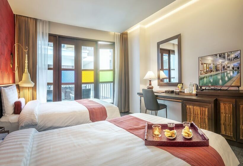 풀장 전망 디럭스 룸, Monkham Village Hat Yai