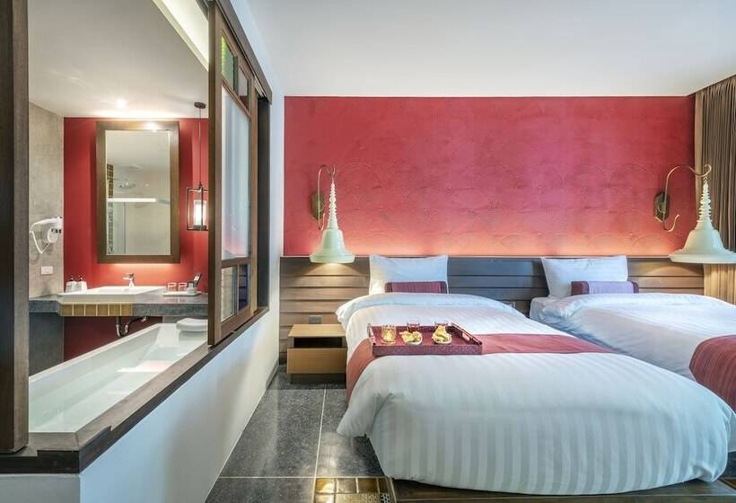 풀장 전망 디럭스 룸, Monkham Village Hat Yai