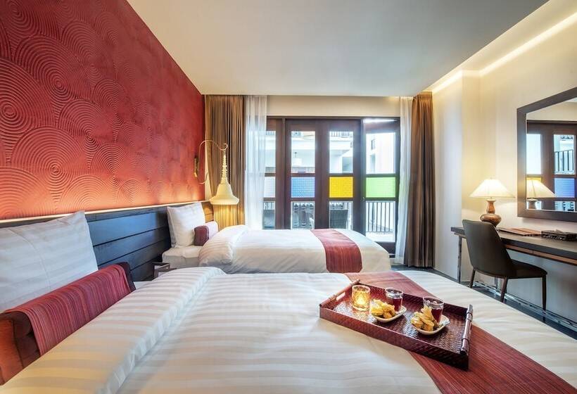 풀장 전망 디럭스 룸, Monkham Village Hat Yai