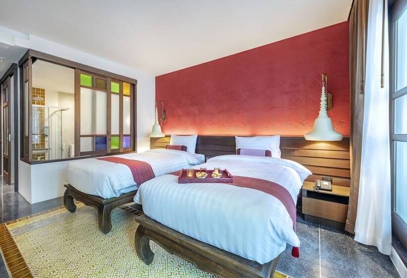 풀장 전망 디럭스 룸, Monkham Village Hat Yai