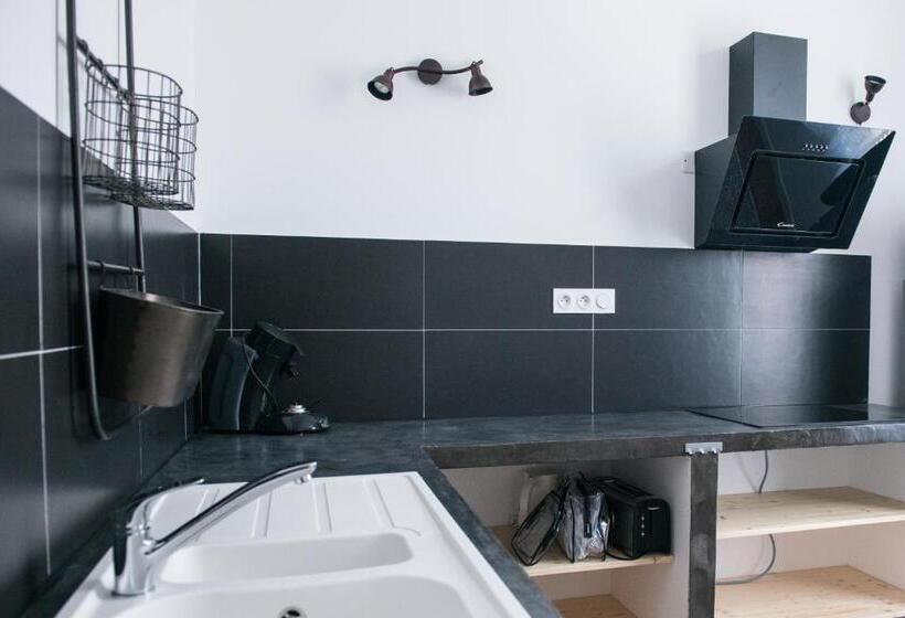 جناح, Les Suites Du 17